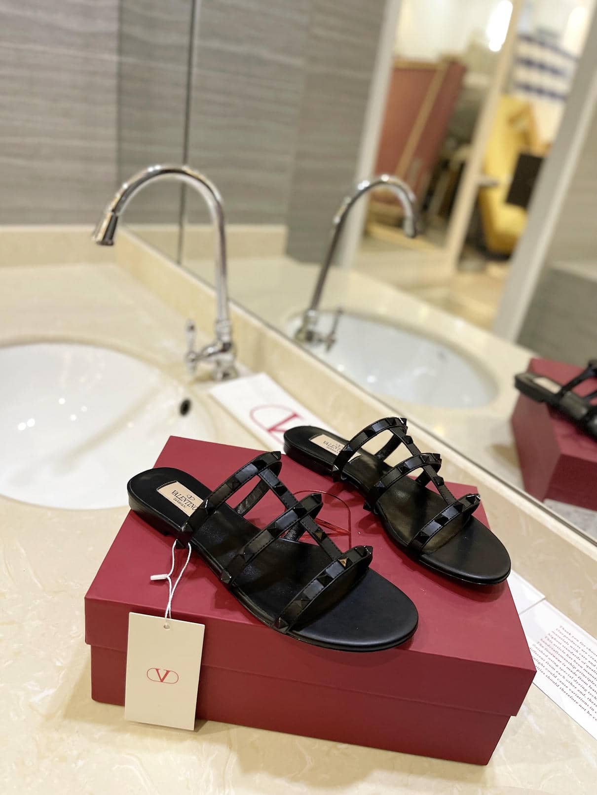 Valentino Sandal Flat 4-5